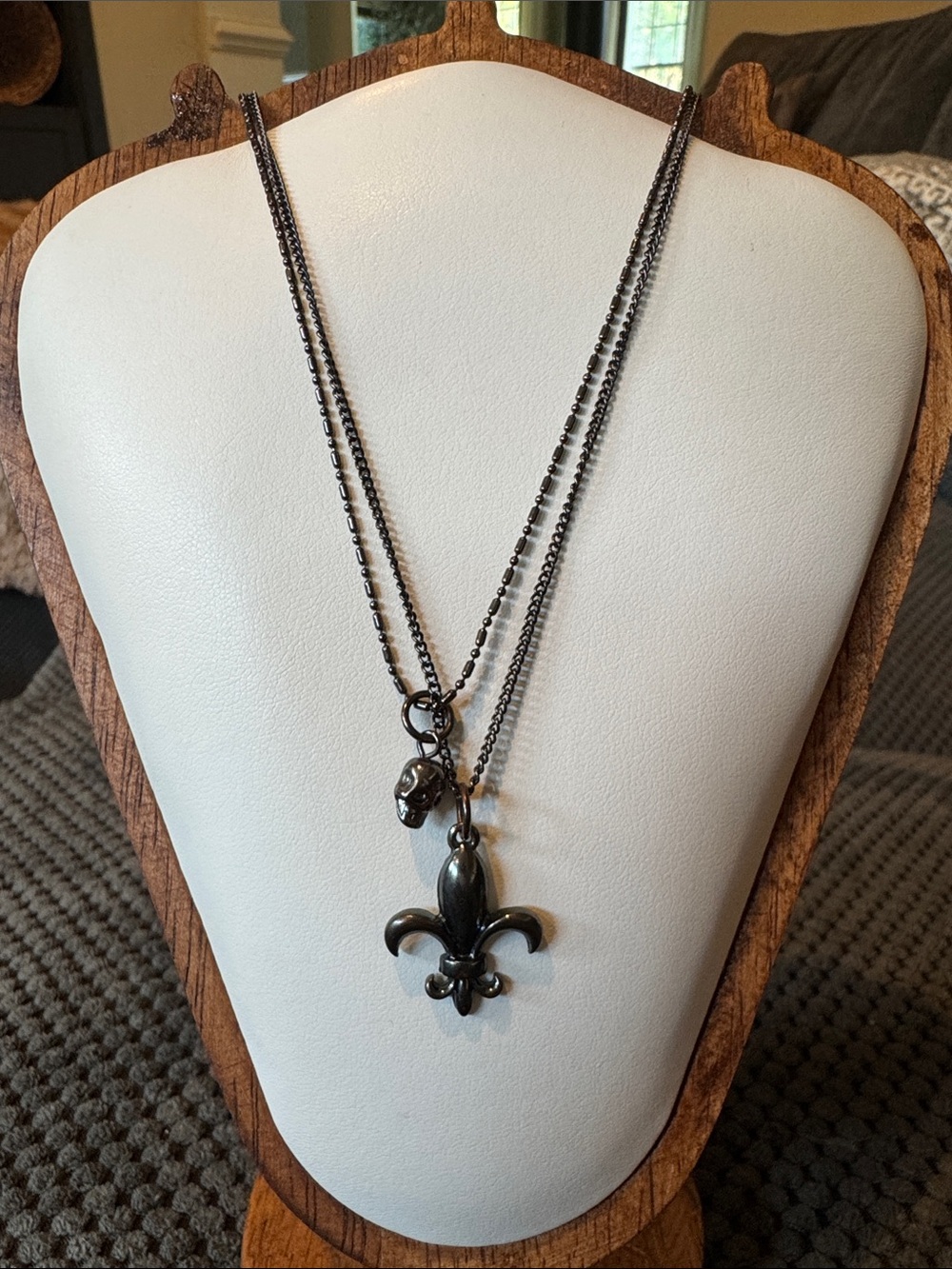 Gunmetal Fleur-de-Lis Pendant Necklace